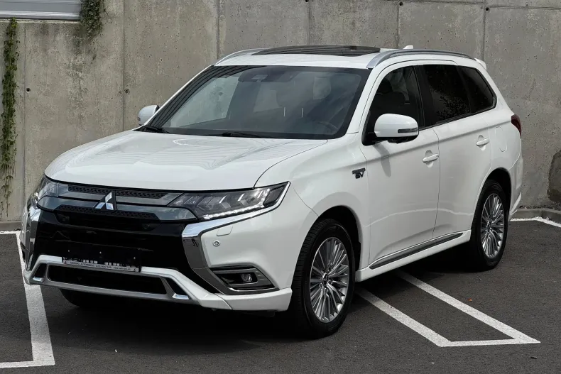 Mitsubishi Outlander din 2020 cu 120.512 km - oferta MIT143654 - foto 2