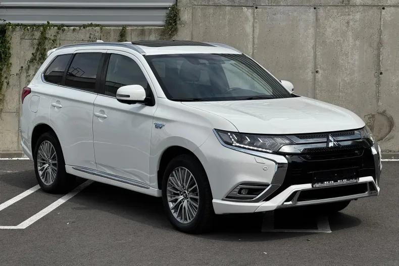 Mitsubishi Outlander din 2020 cu 120.512 km - oferta MIT143654 - foto 3