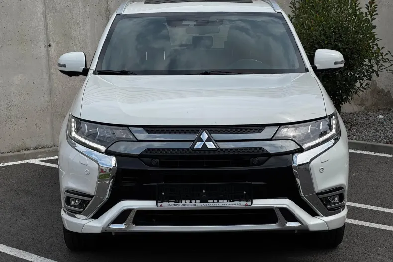 Mitsubishi Outlander din 2020 cu 120.512 km - oferta MIT143654 - foto 8