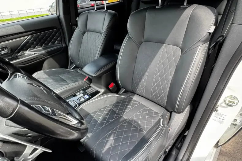 Mitsubishi Outlander din 2020 cu 120.512 km - oferta MIT143654 - foto 18