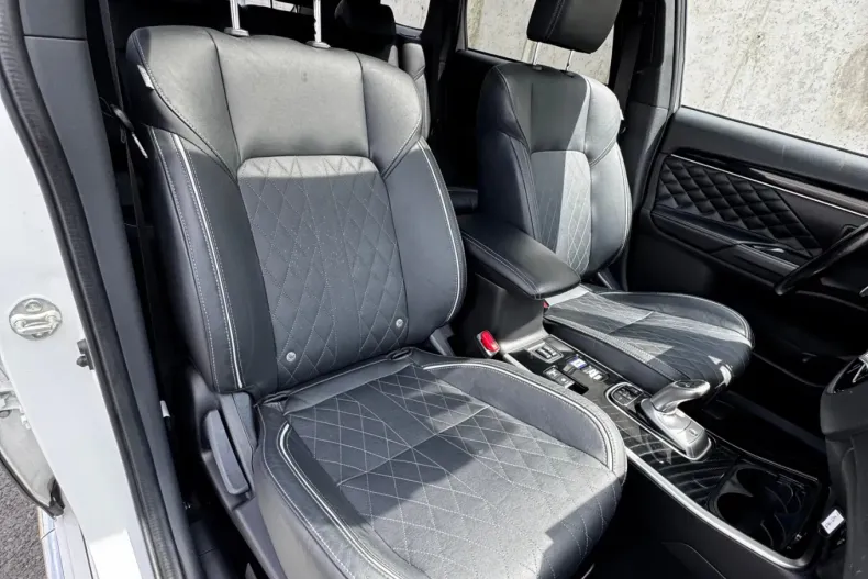 Mitsubishi Outlander din 2020 cu 120.512 km - oferta MIT143654 - foto 19