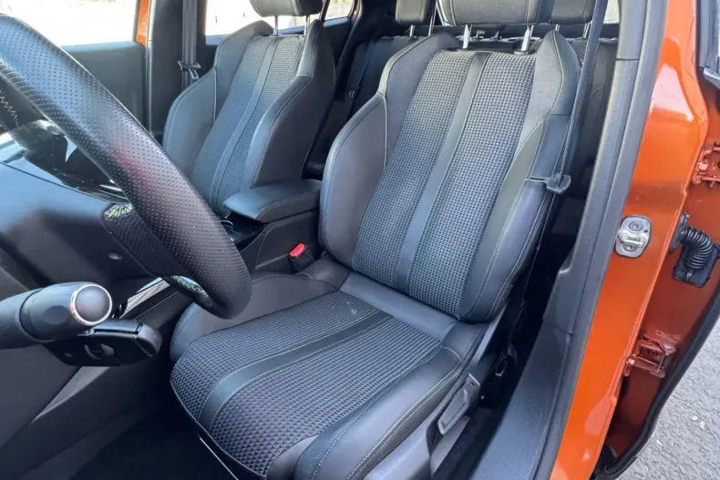 Peugeot 2008 din 2019 cu 54.782 km - oferta PEU143655 - foto 15