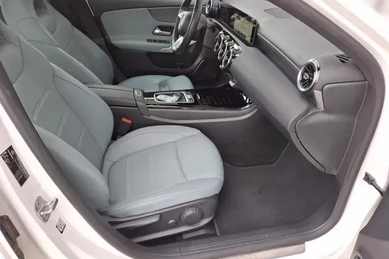 Mercedes-Benz A din 2023 cu 37.213 km - oferta MER143662 - foto 14