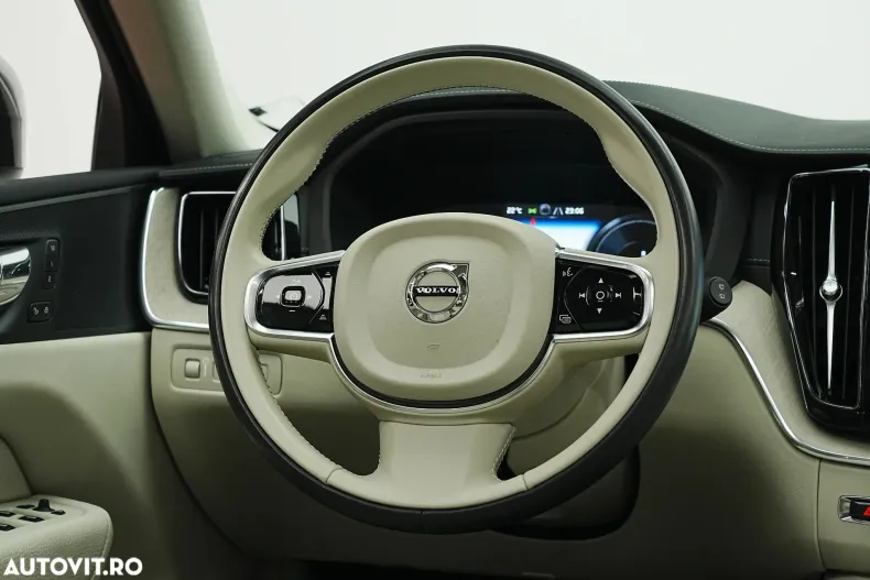 Volvo XC60 din 2020 cu 166.000 km - oferta VOL143670 - foto 36