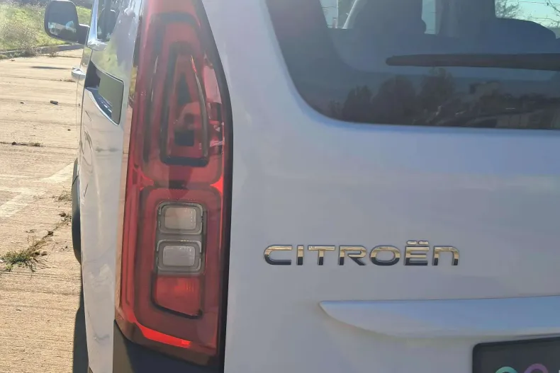 Citroën Berlingo din 2024 cu 21.552 km - oferta CIT143674 - foto 15