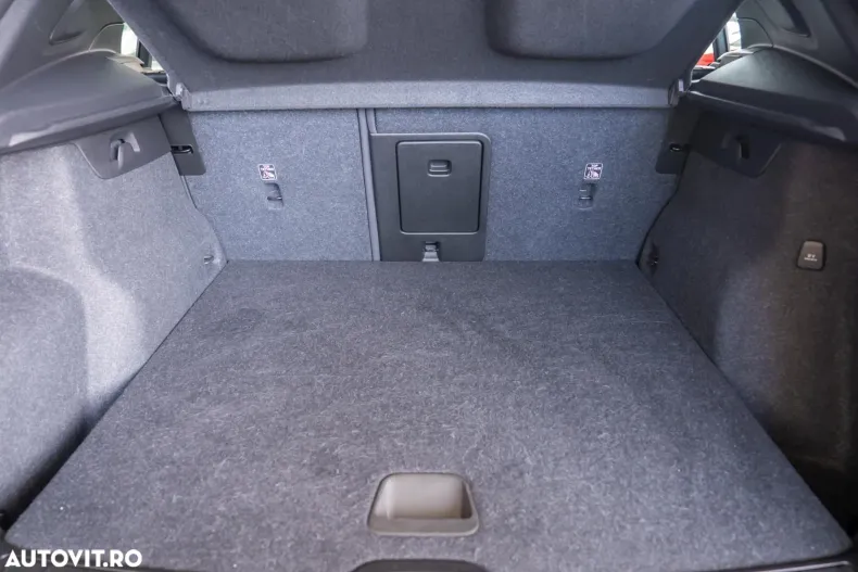 Volvo XC40 din 2022 cu 44.400 km - oferta VOL143686 - foto 12