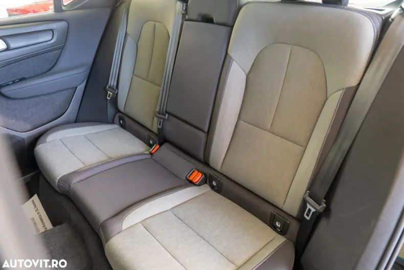 Volvo XC40 din 2022 cu 44.400 km - oferta VOL143686 - foto 21