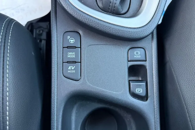 Toyota Yaris Cross din 2021 cu 42.044 km - oferta TOY143692 - foto 19