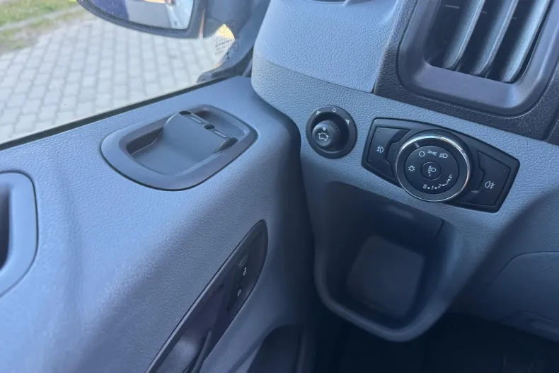 Ford Transit din 2019 cu 145.600 km - oferta FOR143727 - foto 19