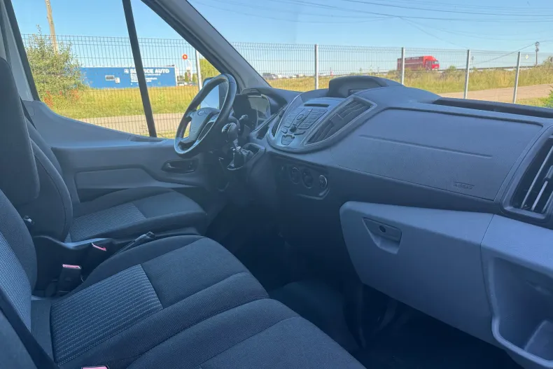 Ford Transit din 2019 cu 63.800 km - oferta FOR143728 - foto 11