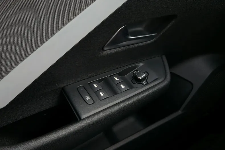 Opel Astra din 2023 cu 74.900 km - oferta OPE143731 - foto 24