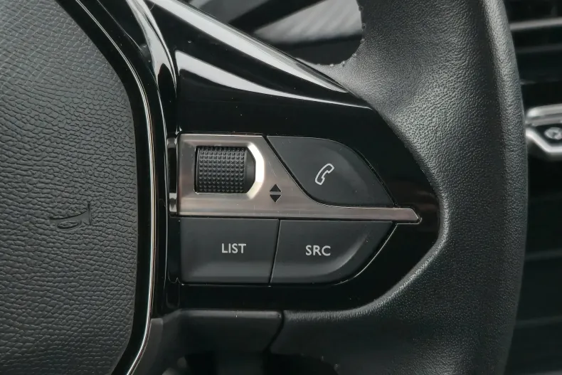 Peugeot 208 din 2023 cu 74.100 km - oferta PEU143732 - foto 24