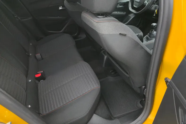 Peugeot 208 din 2023 cu 74.100 km - oferta PEU143732 - foto 27