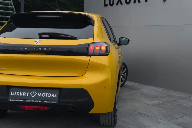 Peugeot 208 din 2023 cu 74.100 km - oferta PEU143732 - foto 34