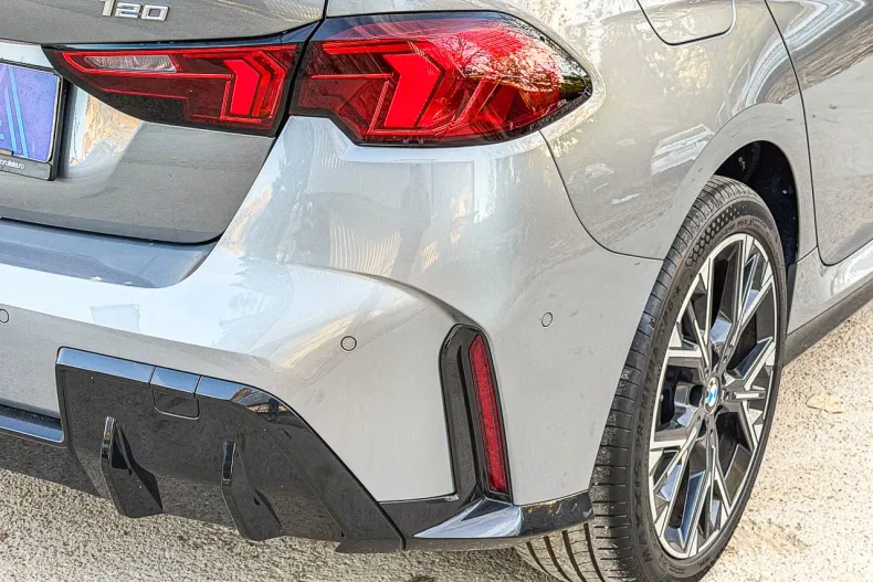 BMW Seria 1 din 2024 cu 4.000 km - oferta BMW143760 - foto 28