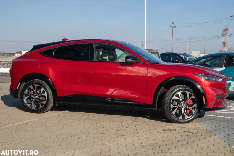 Ford Mustang Mach-E din 2023 cu 1 km - oferta FOR143835 - foto 1