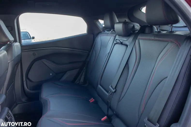 Ford Mustang Mach-E din 2023 cu 1 km - oferta FOR143835 - foto 9