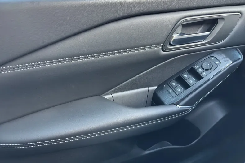 Nissan Qashqai din 2024 cu 45.300 km - oferta NIS143843 - foto 16