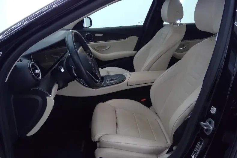 Mercedes-Benz E din 2021 cu 84.645 km - oferta MER143866 - foto 4