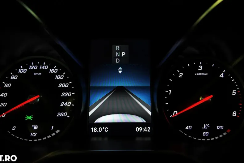 Mercedes-Benz V din 2021 cu 144.600 km - oferta MER143914 - foto 28