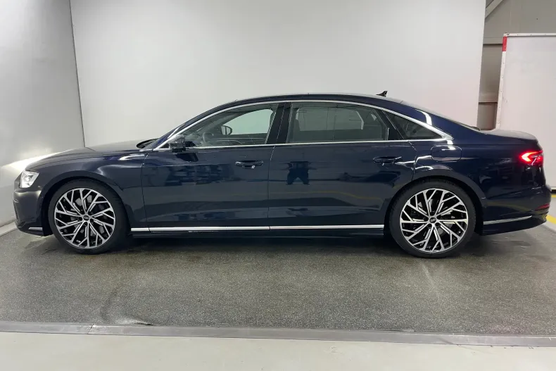 Audi A8 din 2025 cu 8.350 km - oferta AUD143946 - foto 2