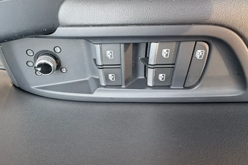 Audi Q5 din 2022 cu 49.976 km - oferta AUD143993 - foto 7