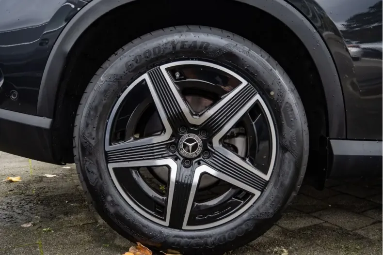 Mercedes-Benz GLC 200 din 2024 cu 19.987 km - oferta MER144025 - foto 3