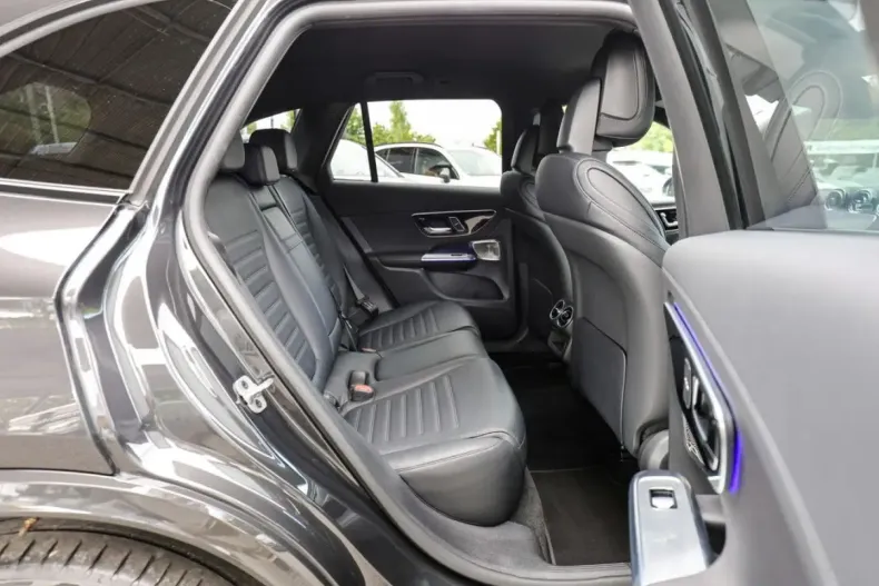 Mercedes-Benz GLC 300 din 2023 cu 31.355 km - oferta MER144028 - foto 4