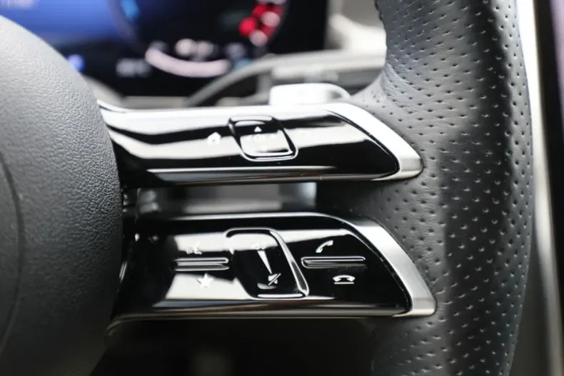 Mercedes-Benz GLC 300 din 2023 cu 31.355 km - oferta MER144028 - foto 17