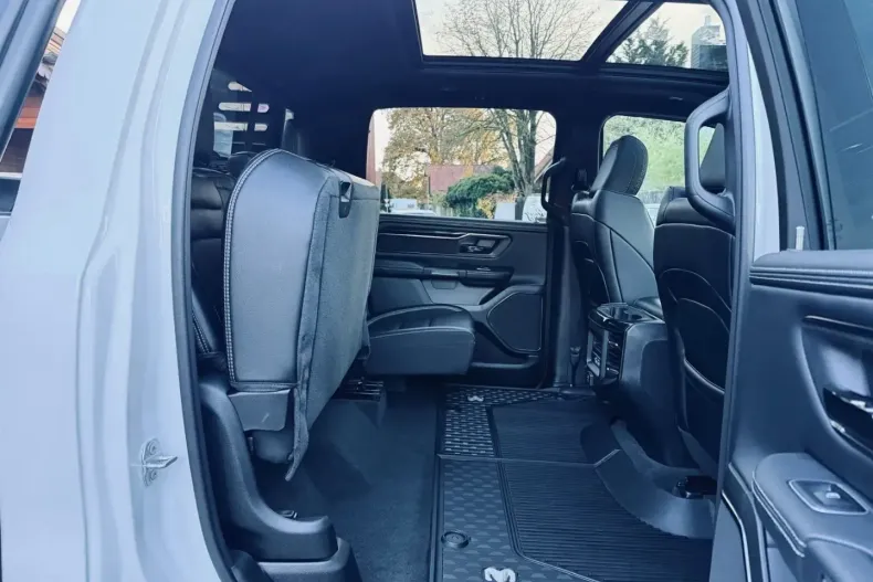 Dodge RAM din 2023 cu 5.350 km - oferta DOD144030 - foto 39