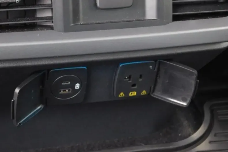 Ford F 150 din 2023 cu 20.000 km - oferta FOR144031 - foto 7