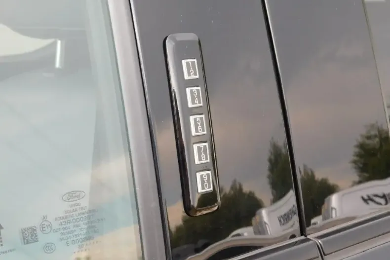 Ford F 150 din 2023 cu 20.000 km - oferta FOR144031 - foto 11