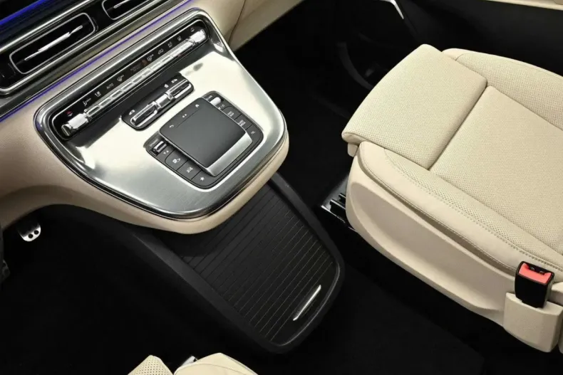 Mercedes-Benz V 300 din 2025 cu 8.070 km - oferta MER144052 - foto 16