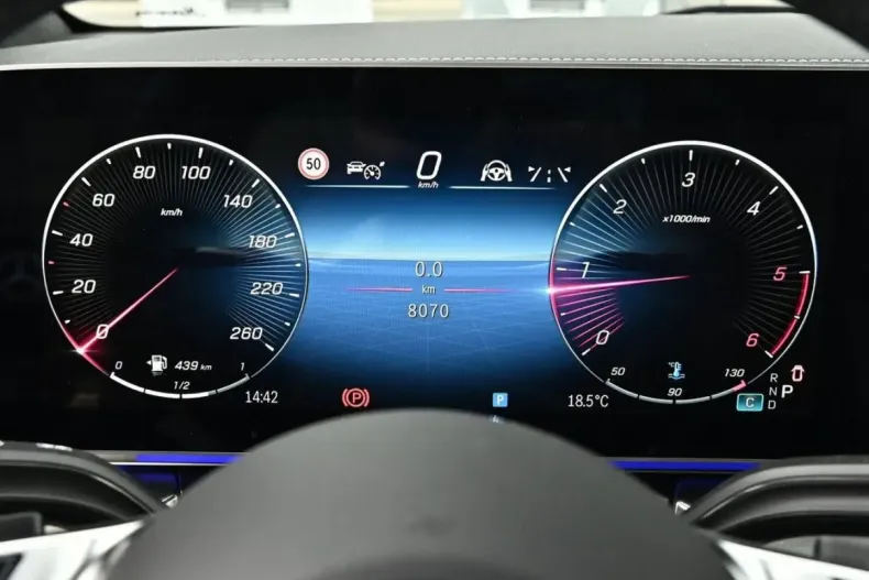 Mercedes-Benz V 300 din 2025 cu 8.070 km - oferta MER144052 - foto 18