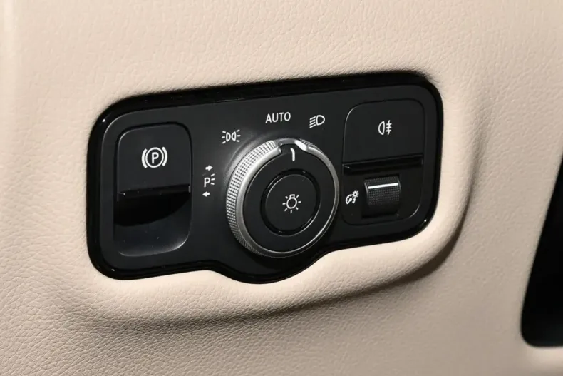 Mercedes-Benz V 300 din 2025 cu 8.070 km - oferta MER144052 - foto 27