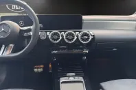 Mercedes-Benz CLA 200 din 2024 cu 4.000 km - oferta MER144053 - foto 12