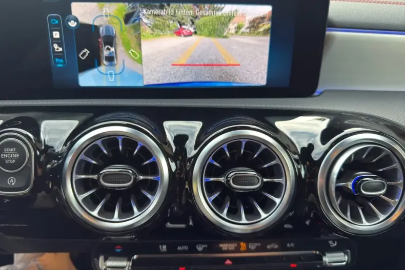 Mercedes-Benz CLA 200 din 2024 cu 4.000 km - oferta MER144053 - foto 19