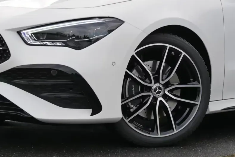 Mercedes-Benz CLA 200 din 2025 cu 19.900 km - oferta MER144055 - foto 3