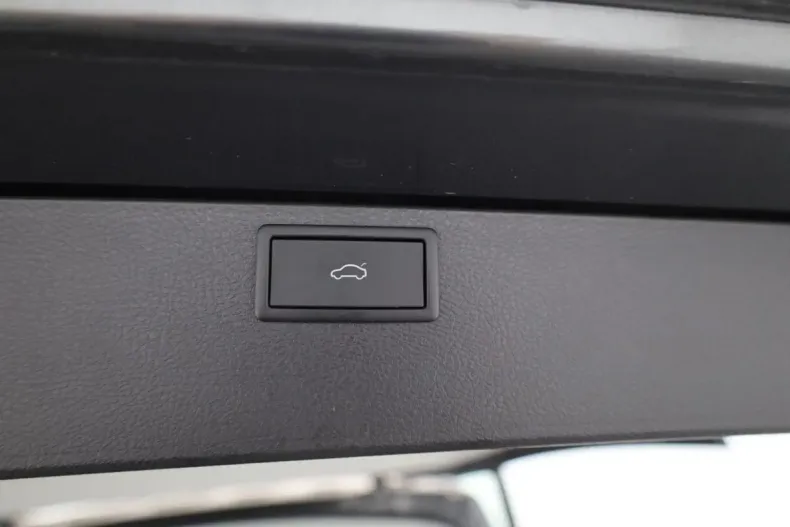 Volkswagen T6 Multivan din 2023 cu 58.400 km - oferta VOL144064 - foto 18