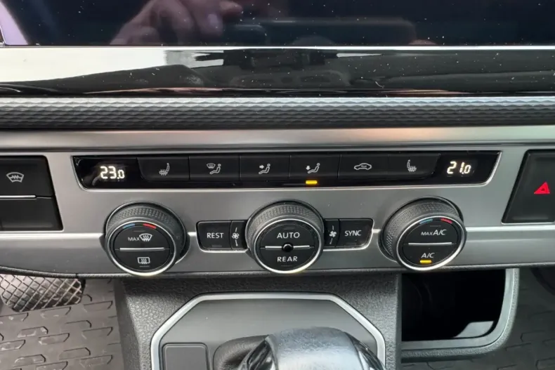 Volkswagen T6 Multivan din 2022 cu 63.874 km - oferta VOL144068 - foto 13