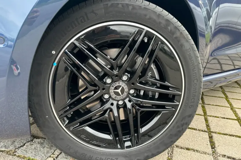 Mercedes-Benz V 300 din 2025 cu 6.000 km - oferta MER144075 - foto 3