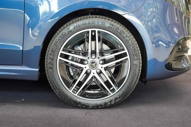 Mercedes-Benz V 250 din 2024 cu 3.288 km - oferta MER144077 - foto 2