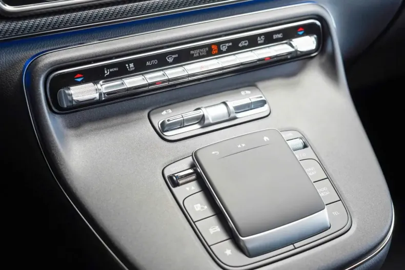 Mercedes-Benz V 250 din 2024 cu 3.288 km - oferta MER144077 - foto 25