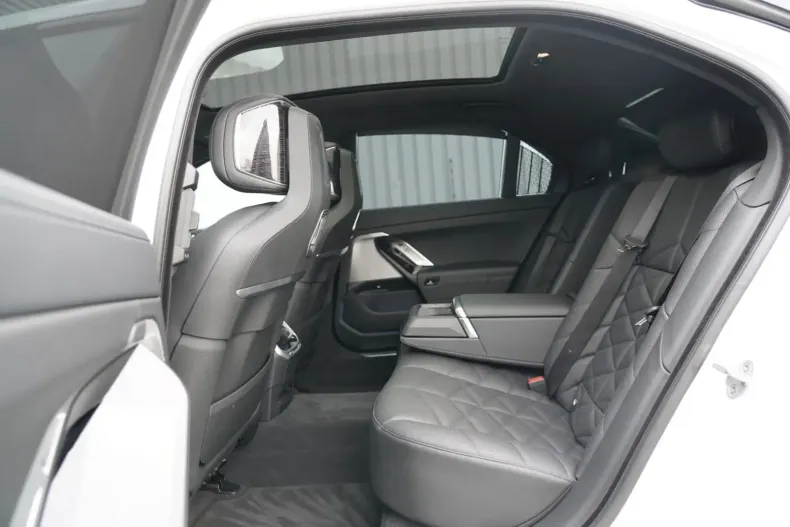 BMW 740 din 2024 cu 26.000 km - oferta BMW144118 - foto 21