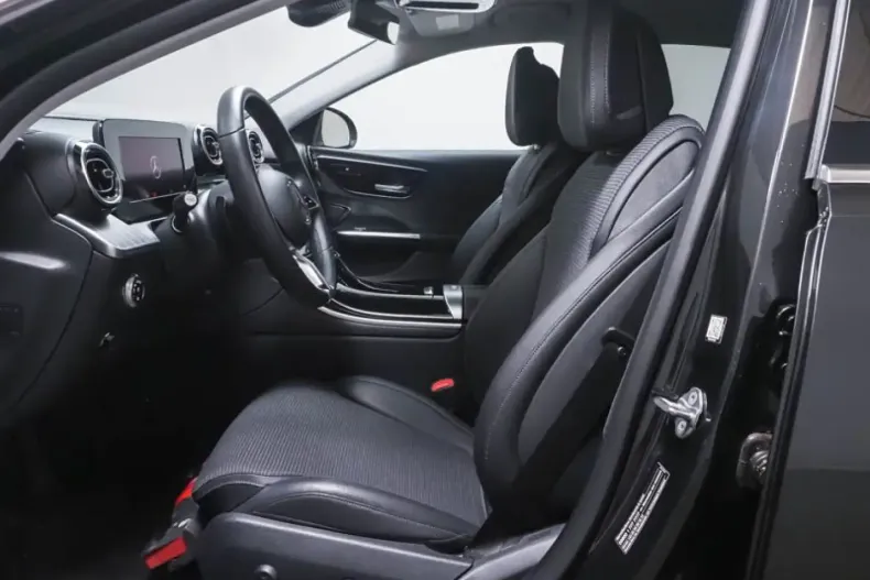 Mercedes-Benz C 300 din 2022 cu 4.000 km - oferta MER144123 - foto 3