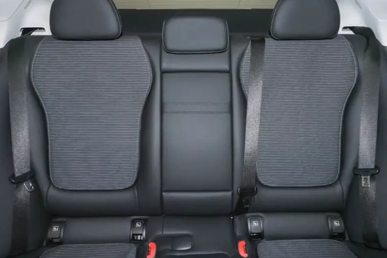 Mercedes-Benz C 300 din 2022 cu 4.000 km - oferta MER144123 - foto 4