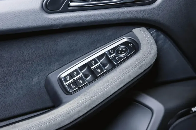 Porsche Macan din 2022 cu 45.900 km - oferta POR144124 - foto 24