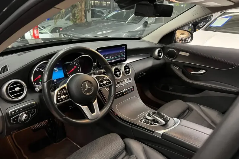 Mercedes-Benz C 300 din 2021 cu 81.809 km - oferta MER144127 - foto 2