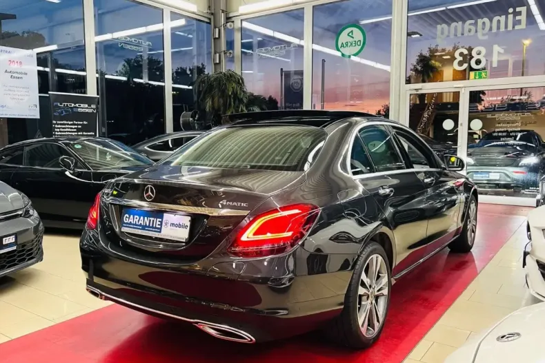 Mercedes-Benz C 300 din 2021 cu 81.809 km - oferta MER144127 - foto 3