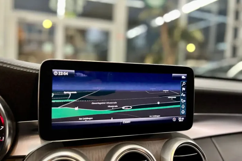 Mercedes-Benz C 300 din 2021 cu 81.809 km - oferta MER144127 - foto 8